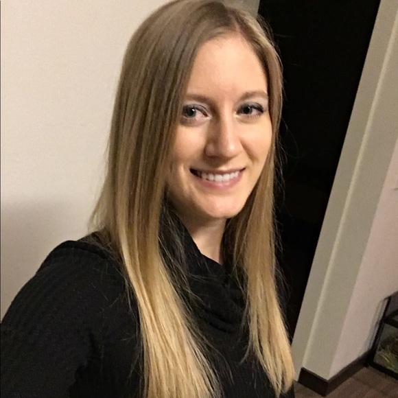 Meet your Posher, Erin - Picture 1 of 1